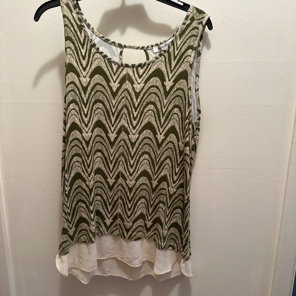Rose + Olive size M sleeveless top vgc